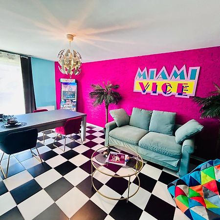 Capsule Miami Vice - Jacuzzi - Billard - Ecran Cinema & Netflix - Ping-Pong - Nintendo & Jeux- Льєвен Екстер'єр фото
