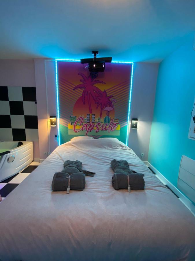 Capsule Miami Vice - Jacuzzi - Billard - Ecran Cinema & Netflix - Ping-Pong - Nintendo & Jeux- Льєвен Екстер'єр фото