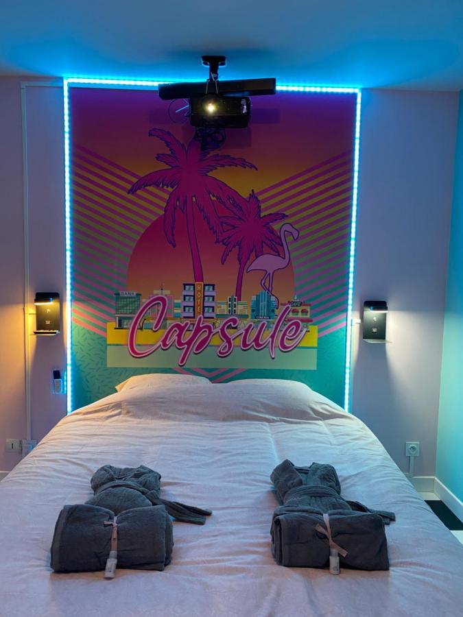Capsule Miami Vice - Jacuzzi - Billard - Ecran Cinema & Netflix - Ping-Pong - Nintendo & Jeux- Льєвен Екстер'єр фото