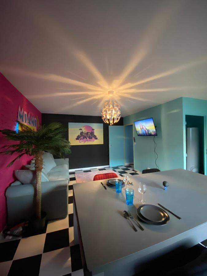 Capsule Miami Vice - Jacuzzi - Billard - Ecran Cinema & Netflix - Ping-Pong - Nintendo & Jeux- Льєвен Екстер'єр фото