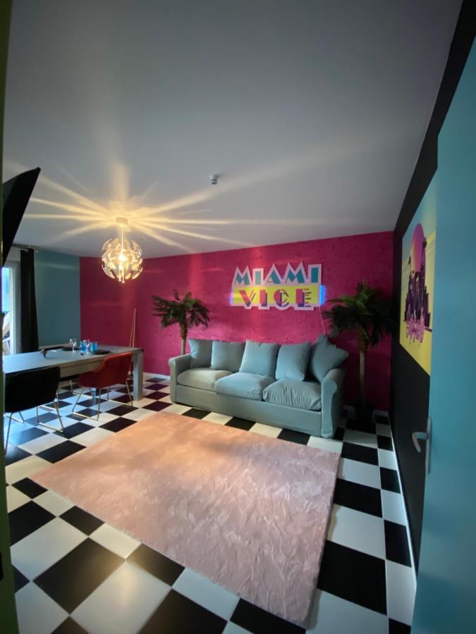 Capsule Miami Vice - Jacuzzi - Billard - Ecran Cinema & Netflix - Ping-Pong - Nintendo & Jeux- Льєвен Екстер'єр фото