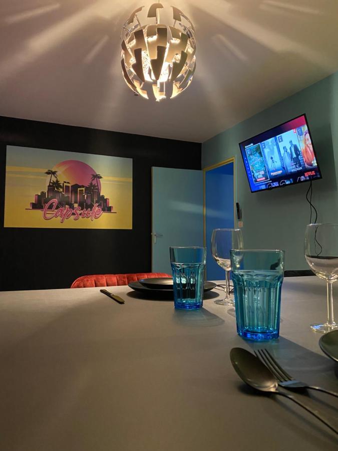 Capsule Miami Vice - Jacuzzi - Billard - Ecran Cinema & Netflix - Ping-Pong - Nintendo & Jeux- Льєвен Екстер'єр фото