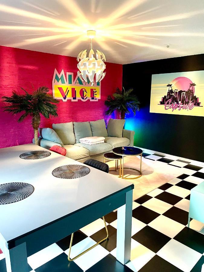 Capsule Miami Vice - Jacuzzi - Billard - Ecran Cinema & Netflix - Ping-Pong - Nintendo & Jeux- Льєвен Екстер'єр фото